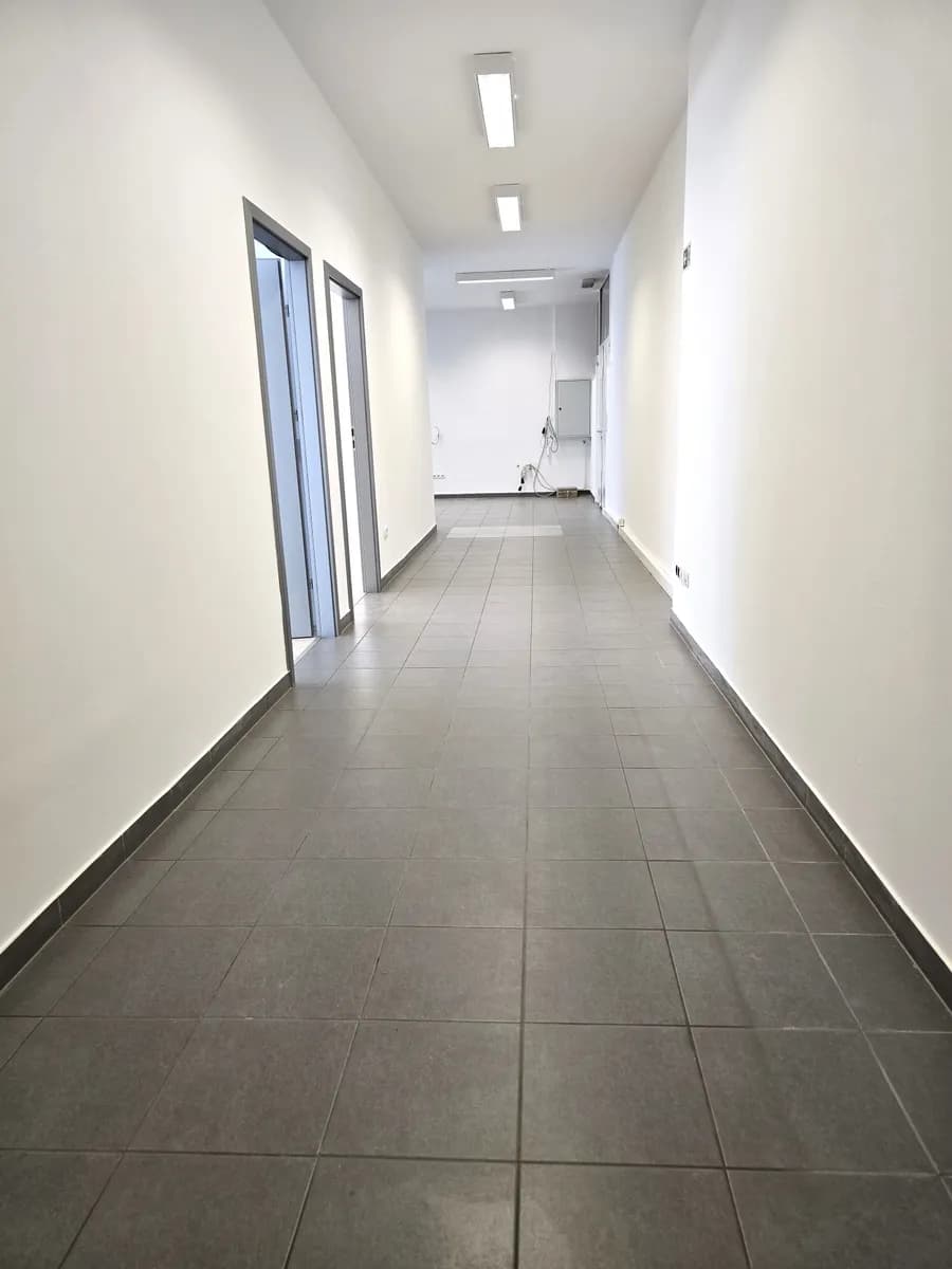 6-Zimmer-Gewerbeimmobilie mieten in Krems an der Donau – 192 m², € 1.870 – Bild 6 von 16
