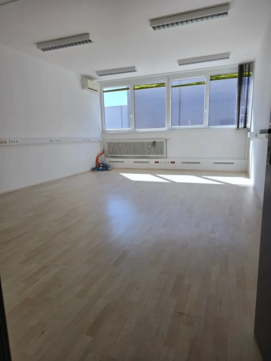 6-Zimmer-Gewerbeimmobilie mieten in Krems an der Donau – 192 m², € 1.870 – Bild 9 von 16