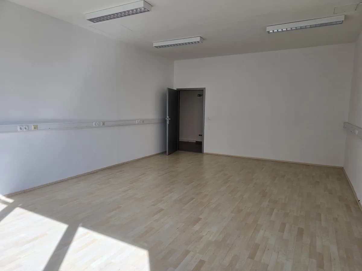 6-Zimmer-Gewerbeimmobilie mieten in Krems an der Donau – 192 m², € 1.870 – Bild 10 von 16