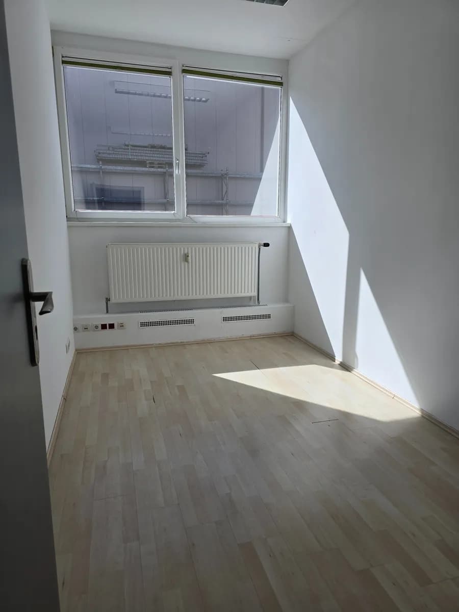 6-Zimmer-Gewerbeimmobilie mieten in Krems an der Donau – 192 m², € 1.870 – Bild 14 von 16