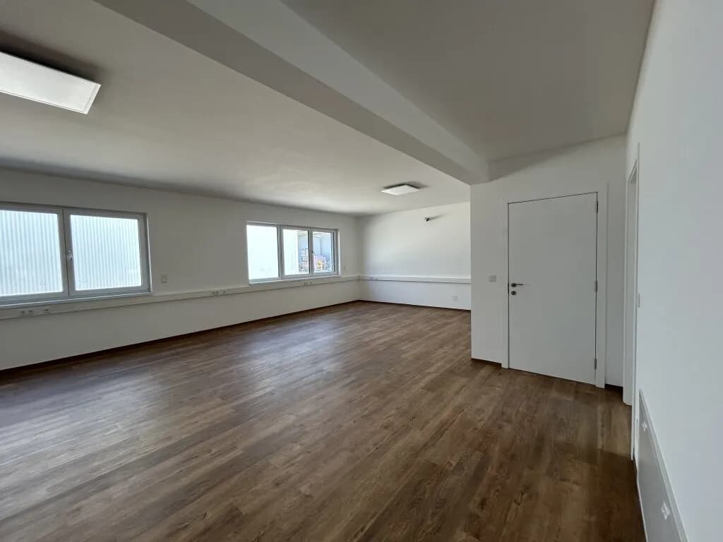 4-Zimmer-Gewerbeimmobilie mieten in Baden – 167 m², € 2.506 – Bild 3 von 17