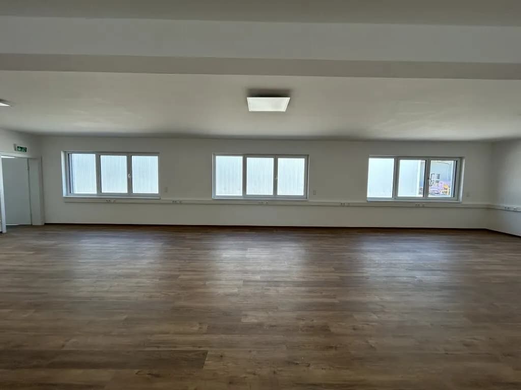 4-Zimmer-Gewerbeimmobilie mieten in Baden – 167 m², € 2.506 – Bild 6 von 17