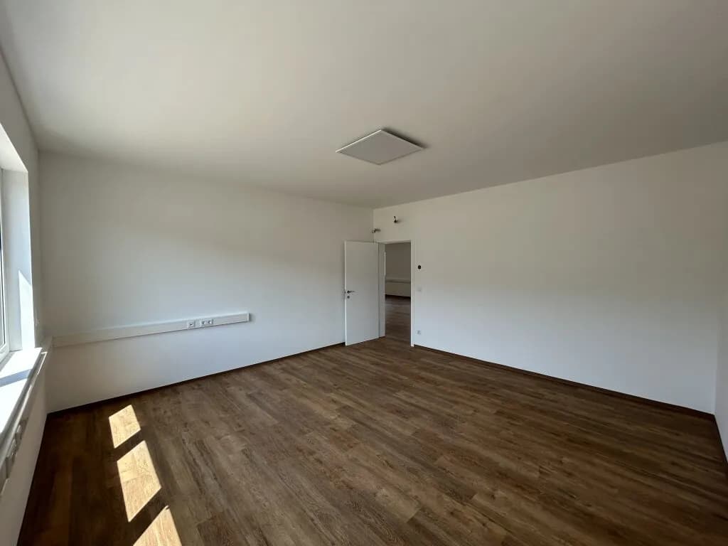 4-Zimmer-Gewerbeimmobilie mieten in Baden – 167 m², € 2.506 – Bild 10 von 17
