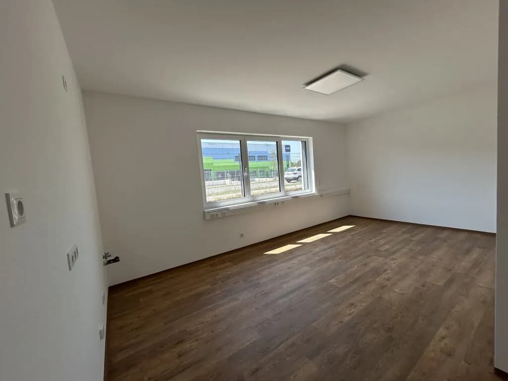 4-Zimmer-Gewerbeimmobilie mieten in Baden – 167 m², € 2.506 – Bild 13 von 17
