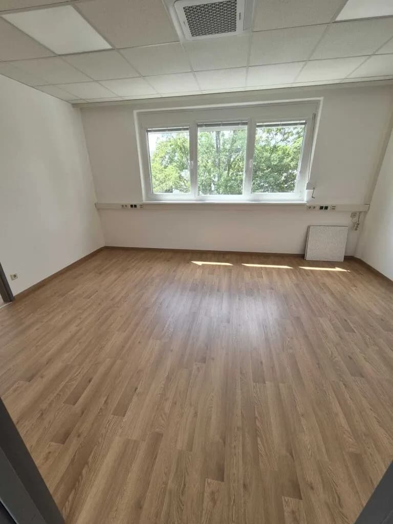 3-Zimmer-Gewerbeimmobilie mieten in Baden – 72 m², € 1.023 – Bild 2 von 5