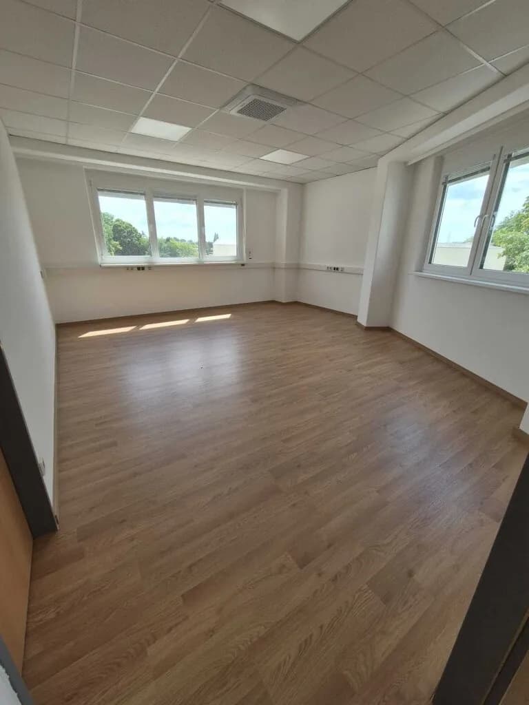 3-Zimmer-Gewerbeimmobilie mieten in Baden – 72 m², € 1.023 – Bild 3 von 5