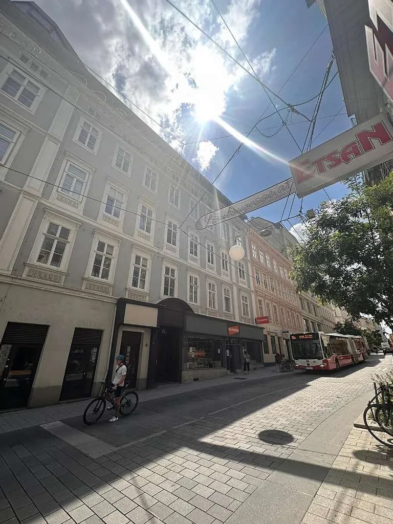 4-Zimmer-Immobilie mieten in Wien – 135 m², € 2.200 – Bild 2 von 22