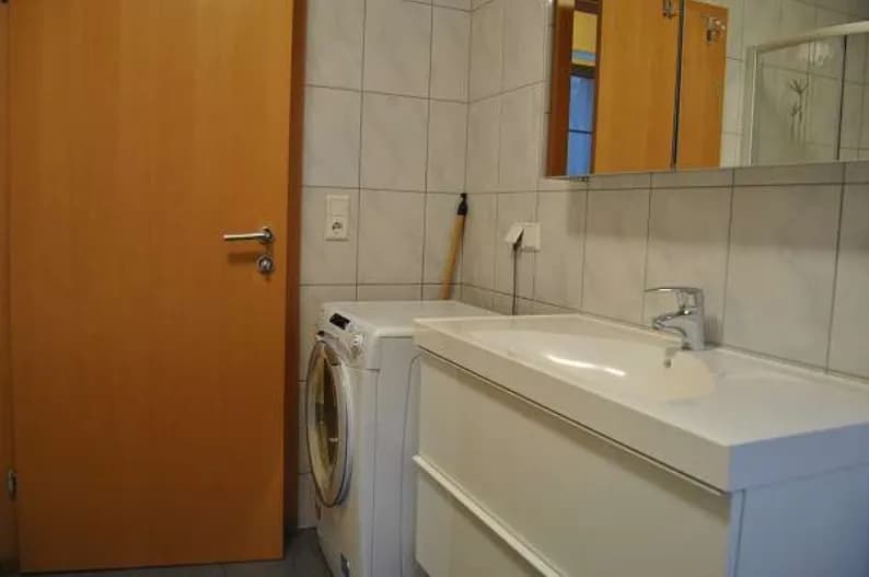 4-Zimmer-Wohnung mieten in Neunkirchen – 115 m², € 1.039 – Bild 3 von 9