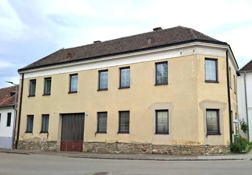 5-Zimmer-Immobilie kaufen in Hollabrunn – 200 m², € 160.000