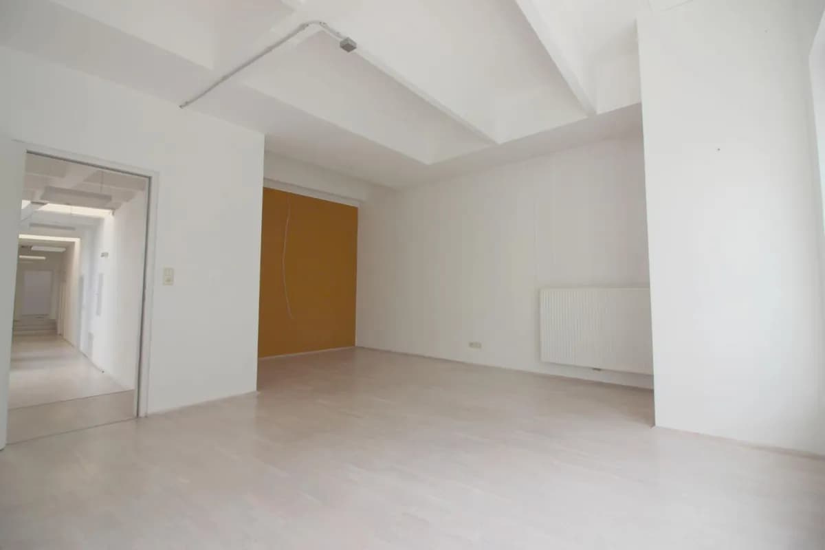 8-Zimmer-Gewerbeimmobilie mieten in Graz – 250 m², € 7 – Bild 4 von 10