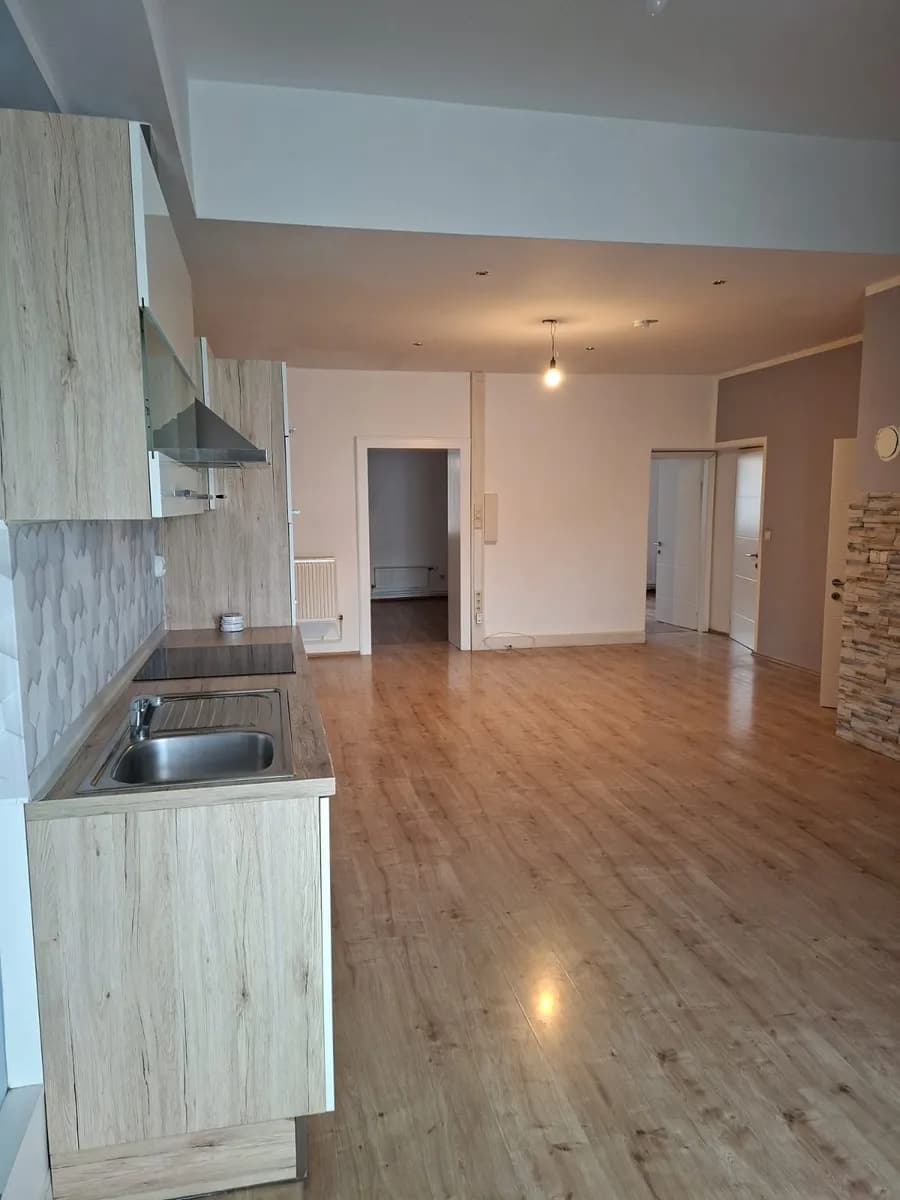 2-Zimmer-Wohnung mieten in Neunkirchen – 69 m², € 805 – Bild 2 von 6