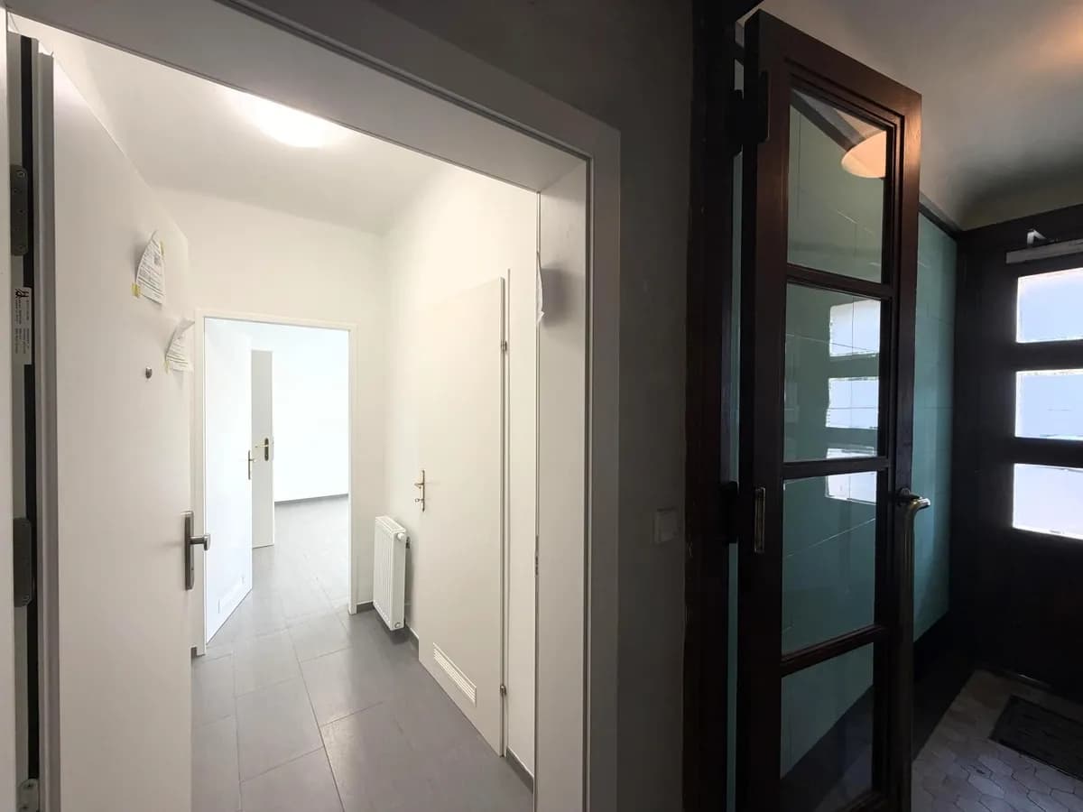 1-Zimmer-Gewerbeimmobilie mieten in Wien – 40 m², € 731 – Bild 2 von 23