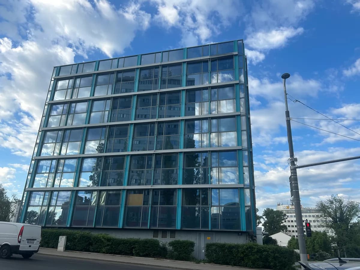 Gewerbeimmobilie mieten in Wien – 3 297 m²