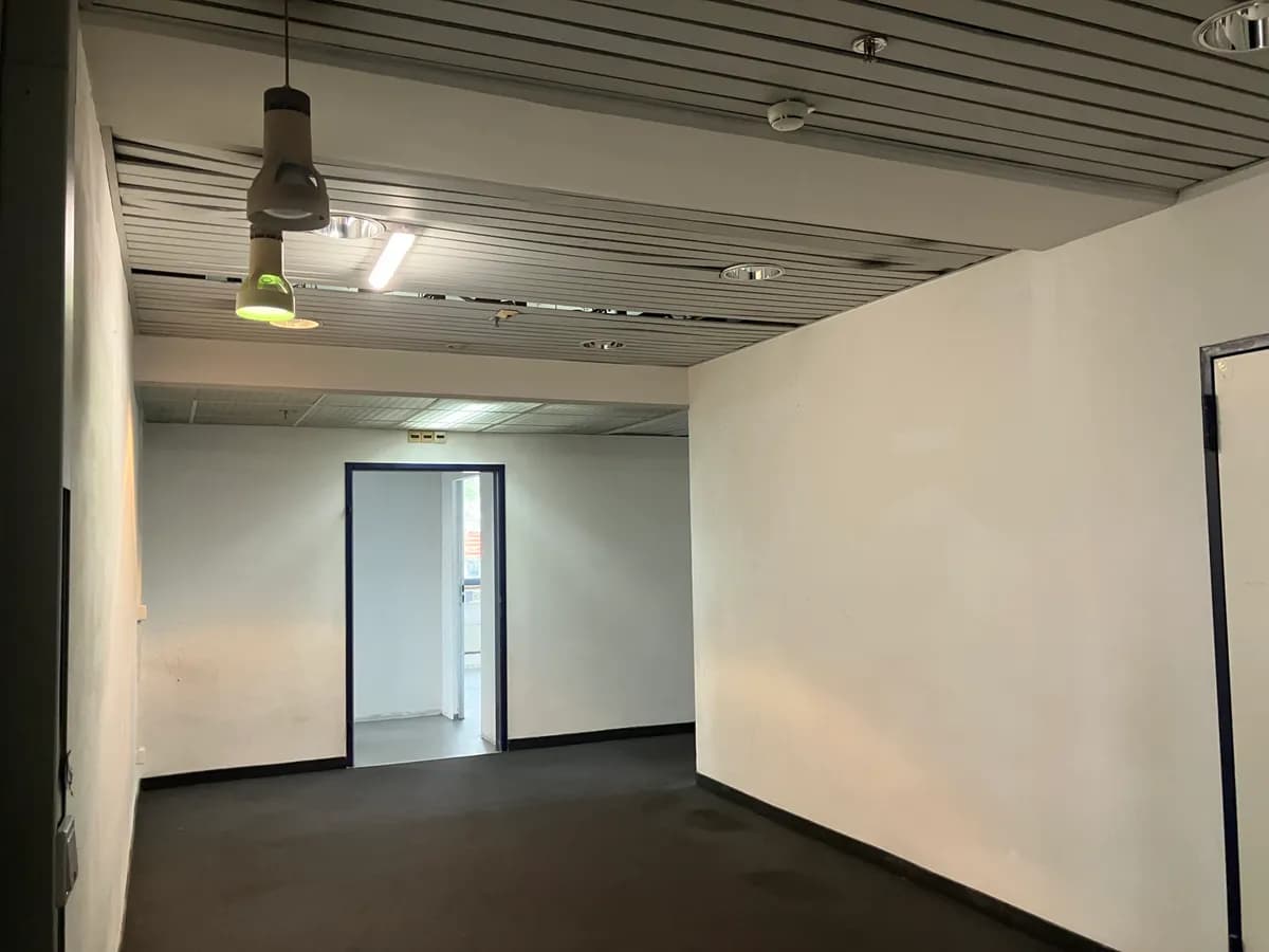 Gewerbeimmobilie mieten in Wien – 3 297 m² – Bild 3 von 16