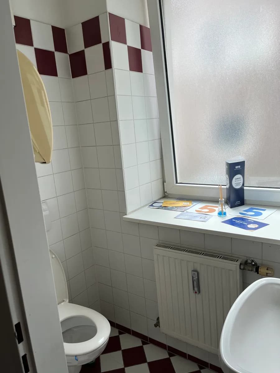 6-Zimmer-Gewerbeimmobilie mieten in Wels – 152 m², € 1.913 – Bild 12 von 13