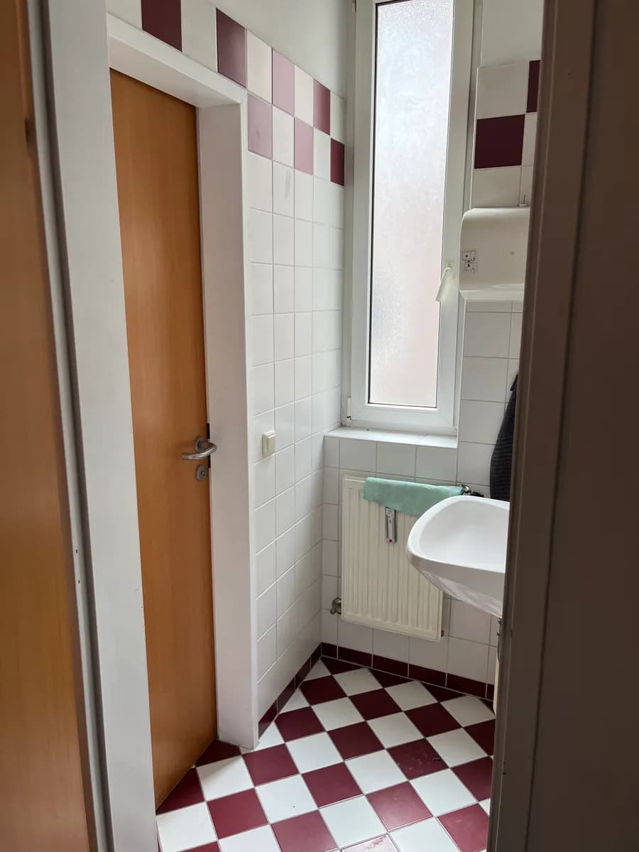 6-Zimmer-Gewerbeimmobilie mieten in Wels – 152 m², € 1.913 – Bild 13 von 13