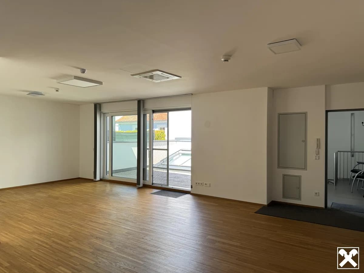 3-Zimmer-Gewerbeimmobilie mieten in Hollabrunn – 99 m², € 980 – Bild 2 von 7