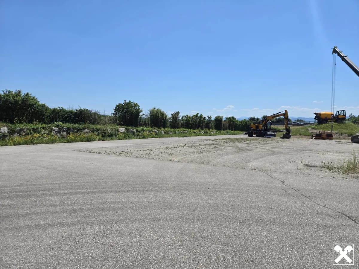 Immobilie mieten in Amstetten – 3 000 m² – Bild 3 von 10