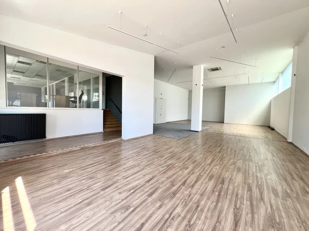Gewerbeimmobilie mieten in Wien – 376 m², € 5.417