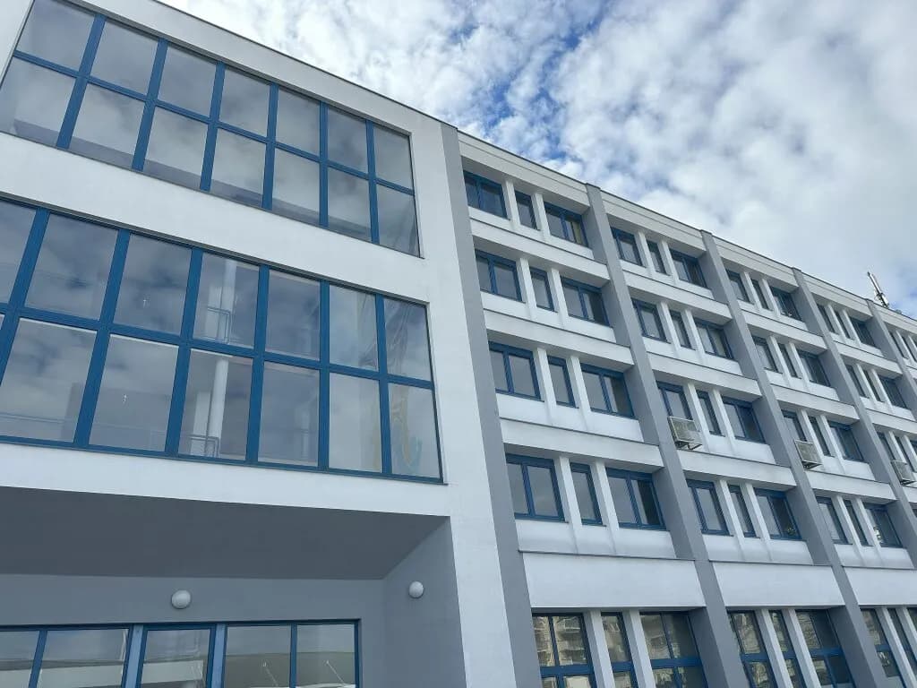 5-Zimmer-Gewerbeimmobilie mieten in Mödling – 268 m², € 3.351 – Bild 2 von 7