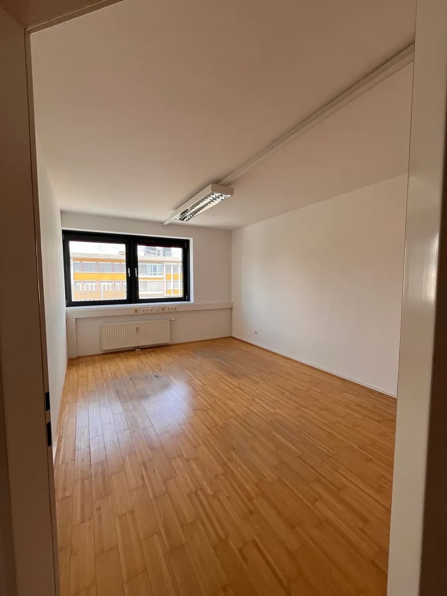 2-Zimmer-Gewerbeimmobilie mieten in Oberwart – 69 m², € 840 – Bild 3 von 5