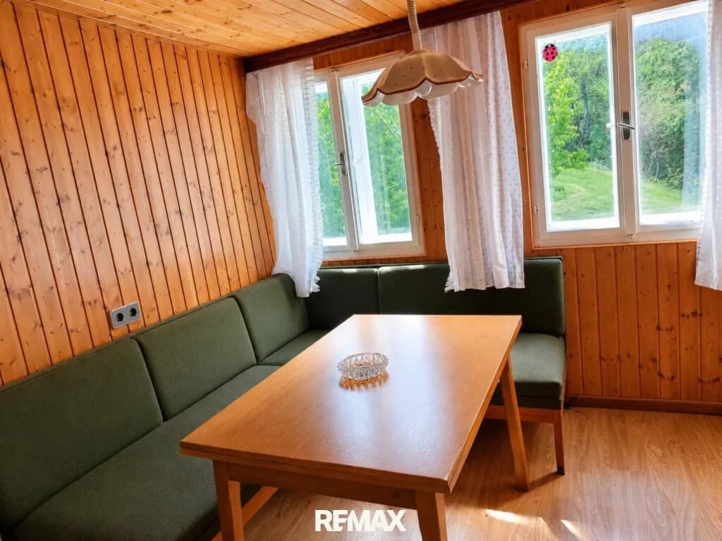 12-Zimmer-Immobilie kaufen in Sankt Veit an der Glan – 260 m², € 149.000 – Bild 2 von 4