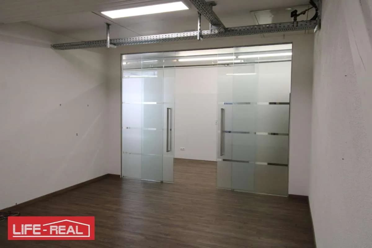 Gewerbeimmobilie mieten in Vöcklabruck – 576 m², € 4.129