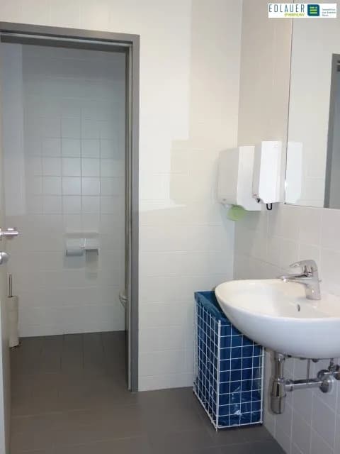 5-Zimmer-Gewerbeimmobilie mieten in Sankt Pölten – 320 m², € 4.162 – Bild 8 von 11