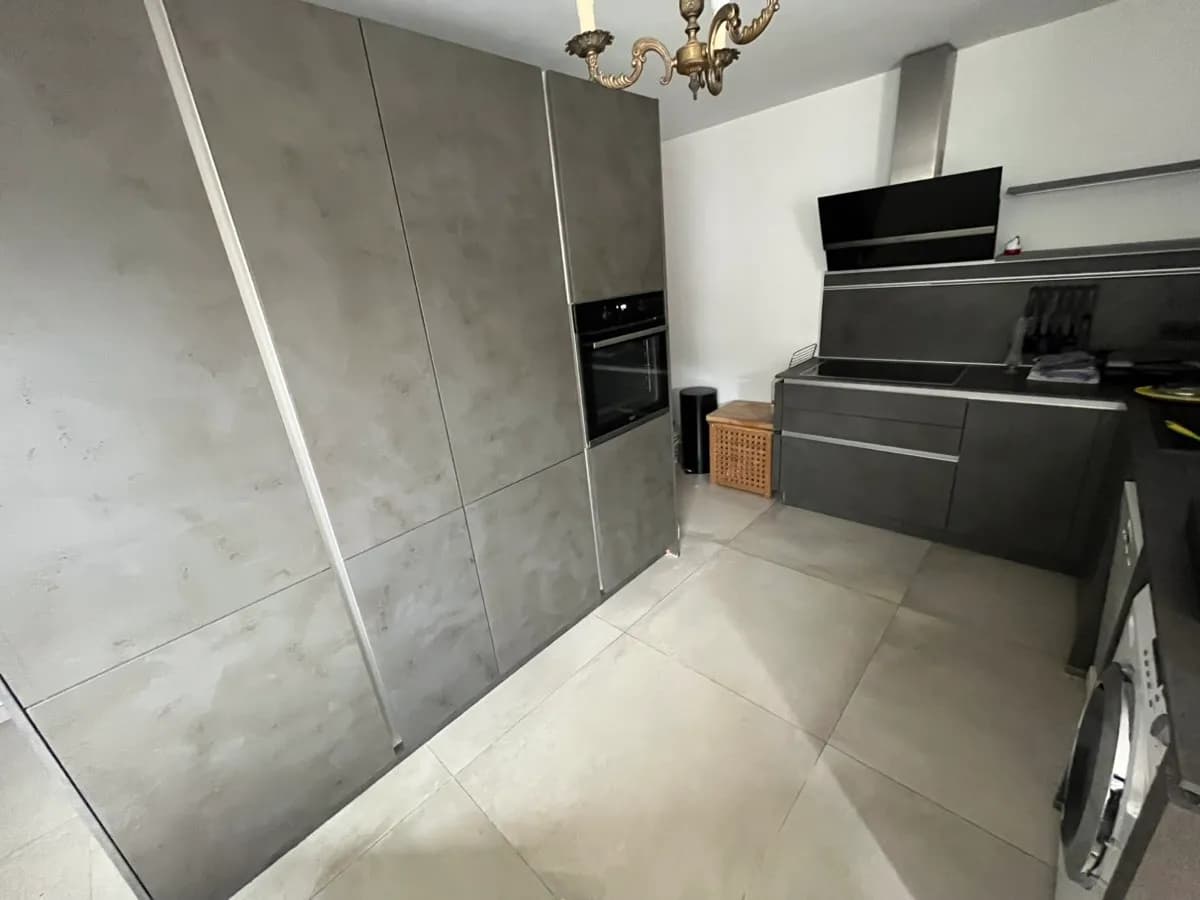 10-Zimmer-Haus mieten in Baden – 260 m², € 2.990