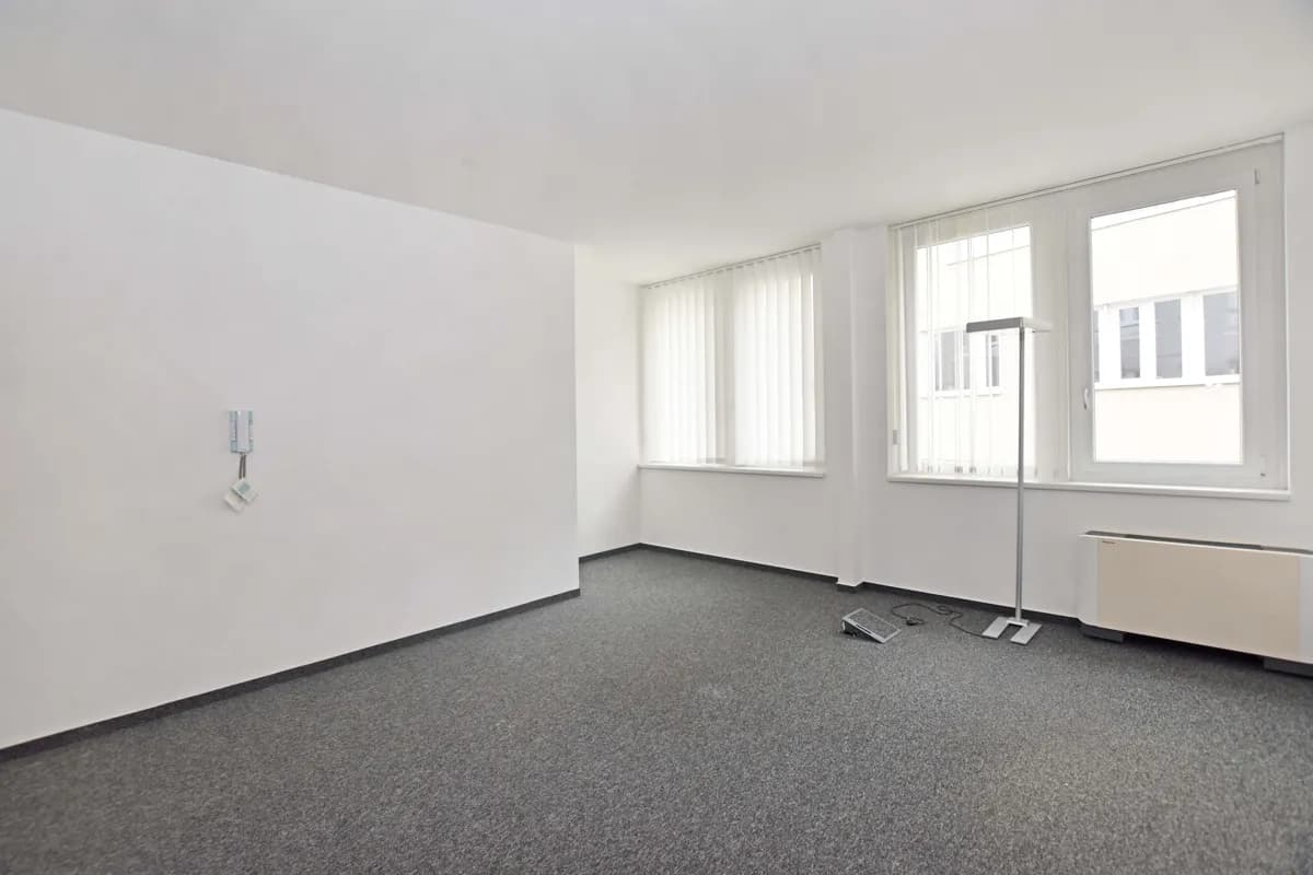 Gewerbeimmobilie mieten in Mödling – 43 m², € 11