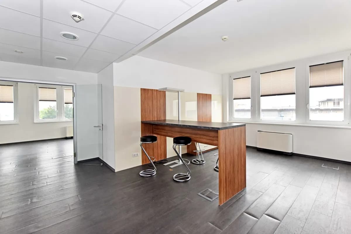 Gewerbeimmobilie mieten in Mödling – 232 m², € 10 – Bild 3 von 5