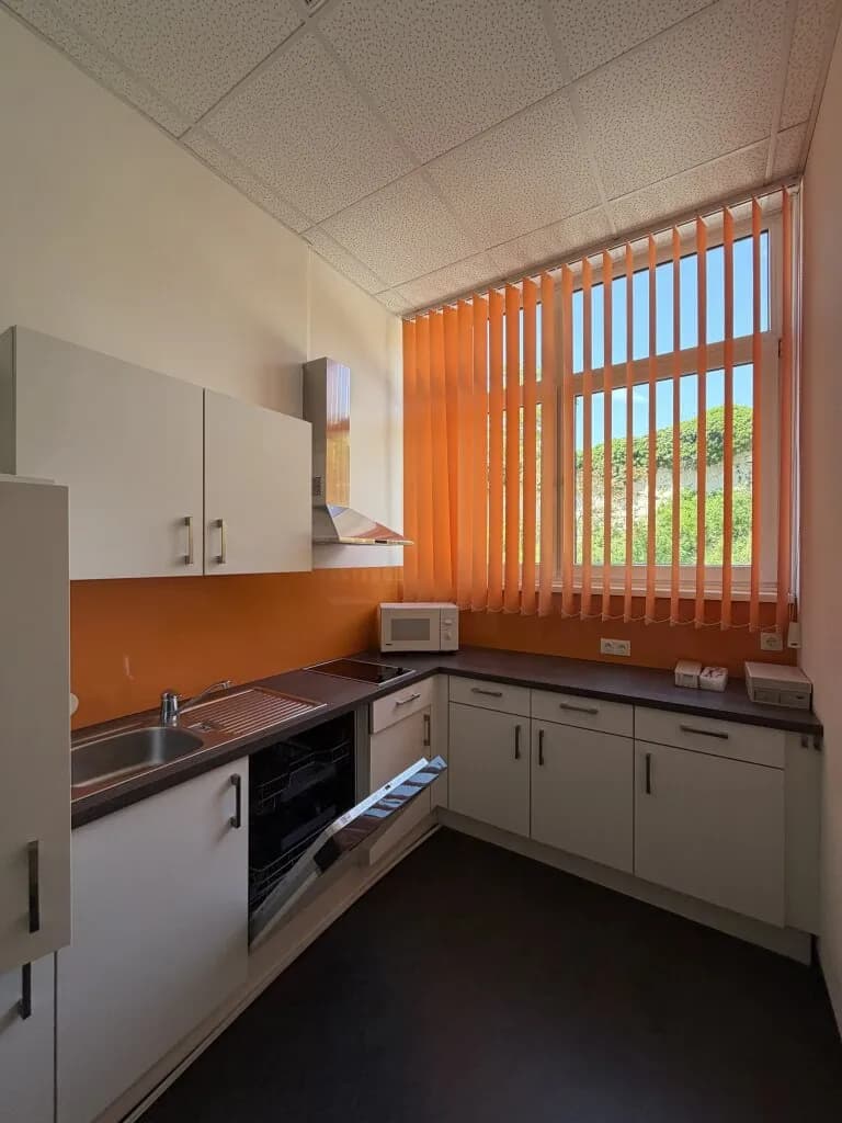Gewerbeimmobilie mieten in Wiener Neustadt – 456 m², € 4.467 – Bild 2 von 13