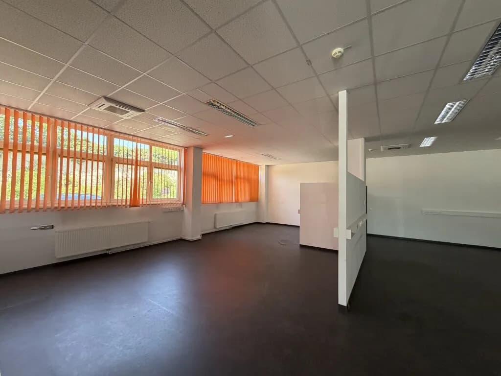Gewerbeimmobilie mieten in Wiener Neustadt – 456 m², € 4.467 – Bild 4 von 13