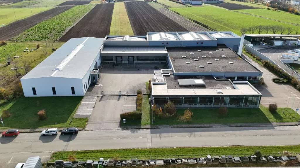 Gewerbeimmobilie kaufen in Hollabrunn – 5 174 m², € 3.200.000 – Bild 2 von 31