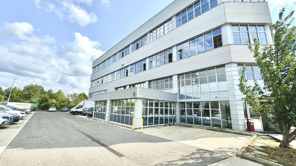 Gewerbeimmobilie mieten in Wien – 3 450 m², € 6