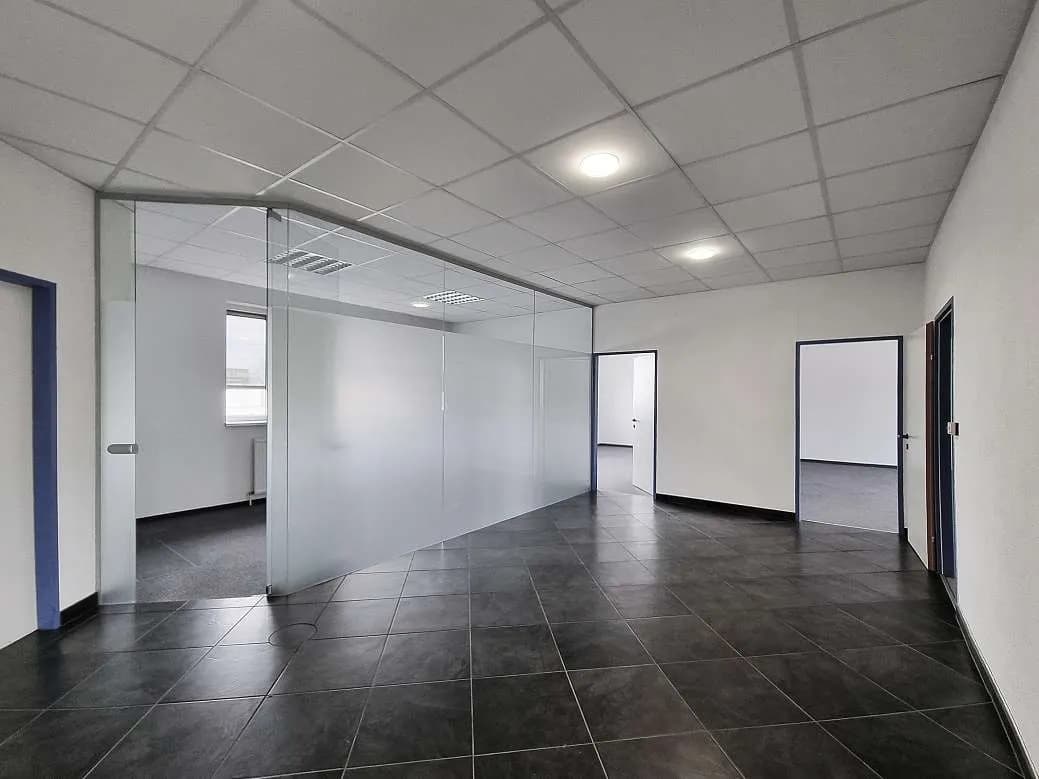 4-Zimmer-Gewerbeimmobilie mieten in Linz Land – 130 m², € 1.975 – Bild 2 von 12