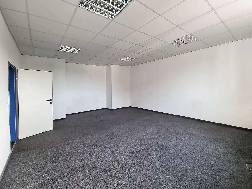 4-Zimmer-Gewerbeimmobilie mieten in Linz Land – 130 m², € 1.975 – Bild 9 von 12