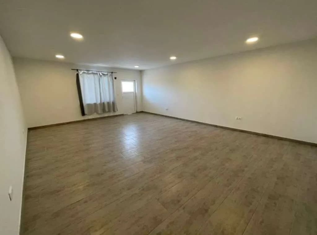 Gewerbeimmobilie mieten in Wiener Neustadt Land – 35 m², € 315