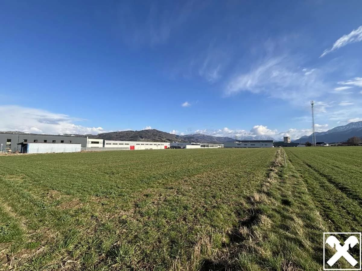 Grundstück kaufen in Kirchdorf an der Krems – 10 526 m², € 2.210.460