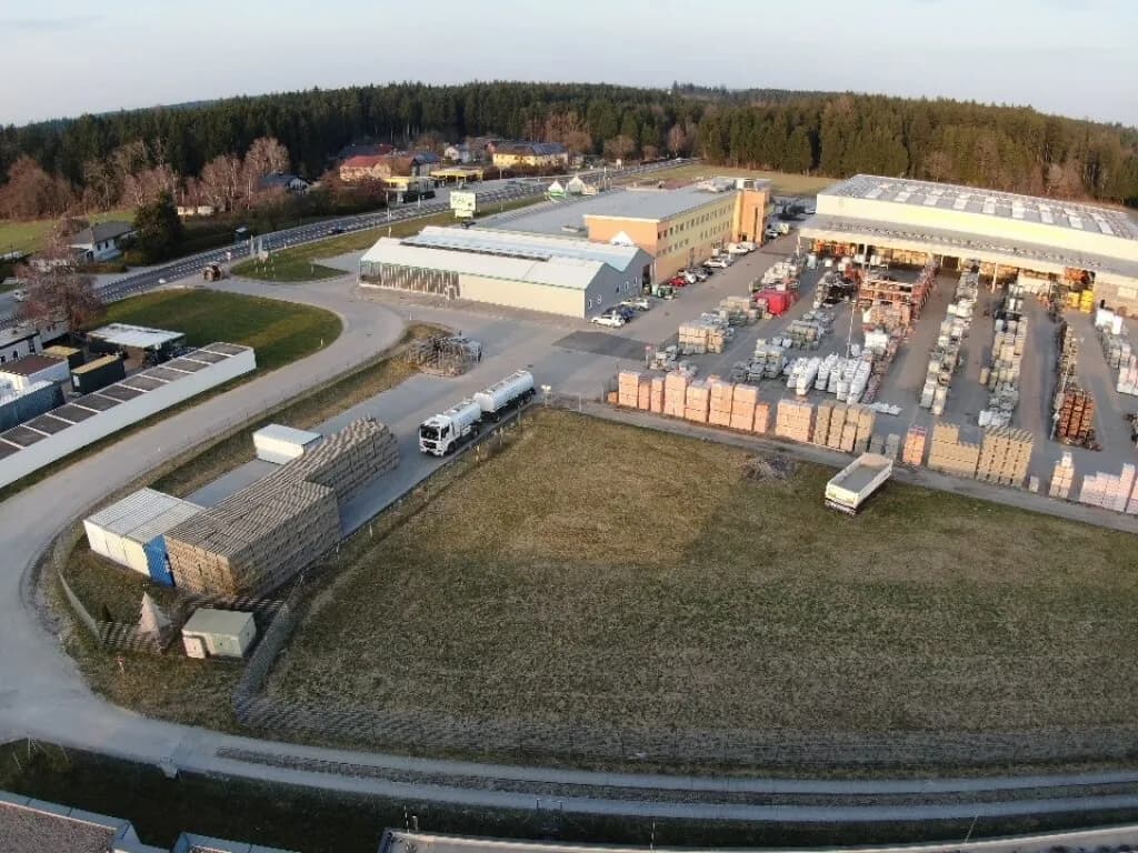 Immobilie mieten in Steyr-Land – 4 000 m², € 4.000