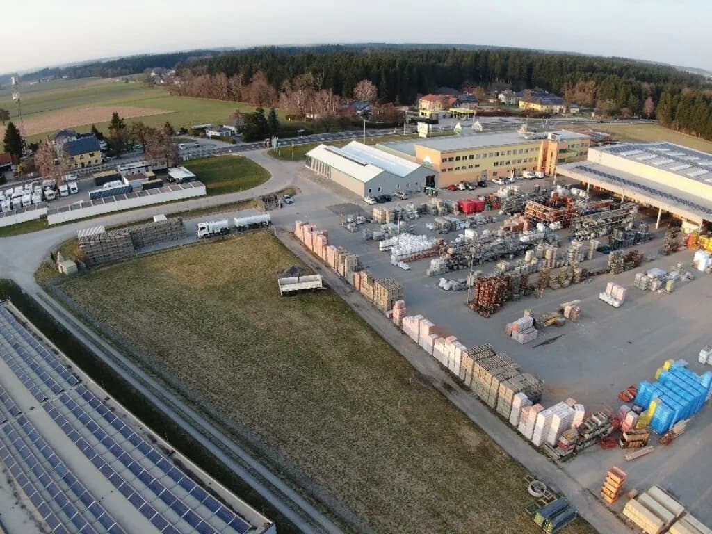 Immobilie mieten in Steyr-Land – 4 000 m², € 4.000 – Bild 2 von 10