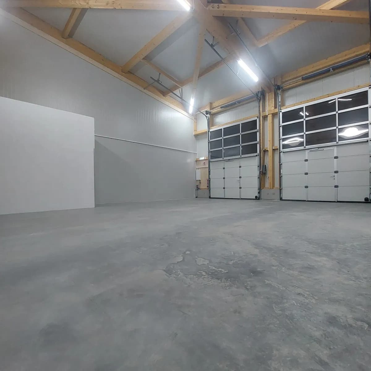 1-Zimmer-Gewerbeimmobilie mieten in Mistelbach – 91 m², € 1.100 – Bild 2 von 9