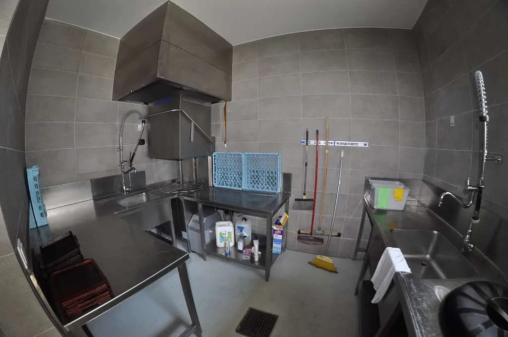Gewerbeimmobilie mieten in Neusiedl am See – 485 m², € 9.600 – Bild 13 von 19