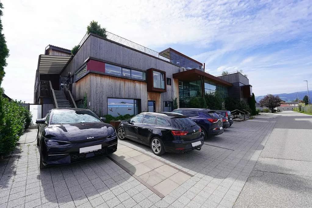 Gewerbeimmobilie kaufen in Wolfsberg – 615 m², € 1.625.000 – Bild 3 von 12
