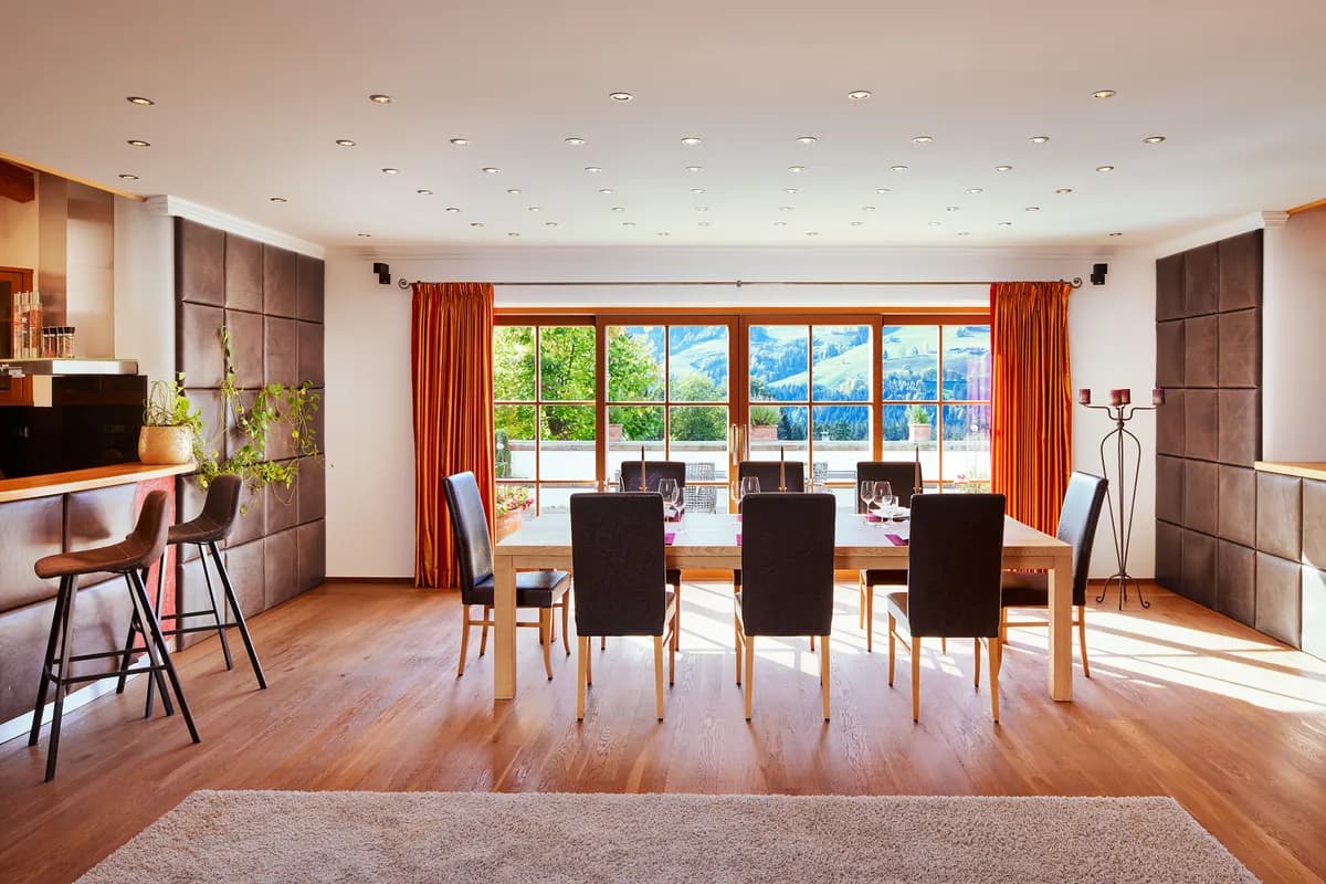 5-Zimmer-Haus mieten in Kitzbühel – 430 m², € 12.000 – Bild 4 von 9