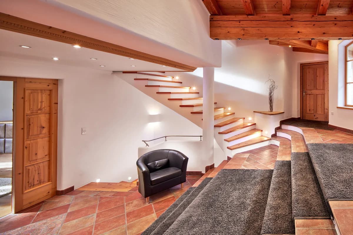 5-Zimmer-Haus mieten in Kitzbühel – 430 m², € 12.000 – Bild 6 von 9