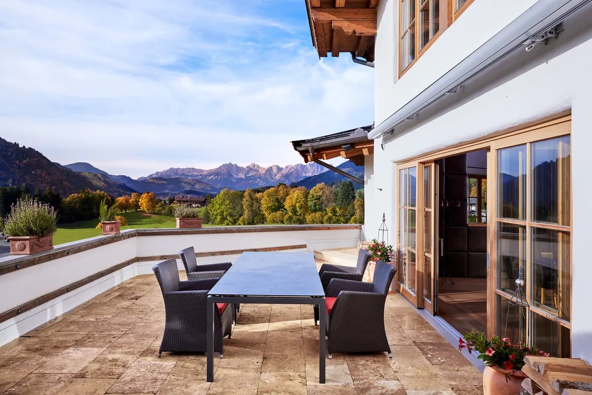 5-Zimmer-Haus mieten in Kitzbühel – 430 m², € 12.000 – Bild 8 von 9