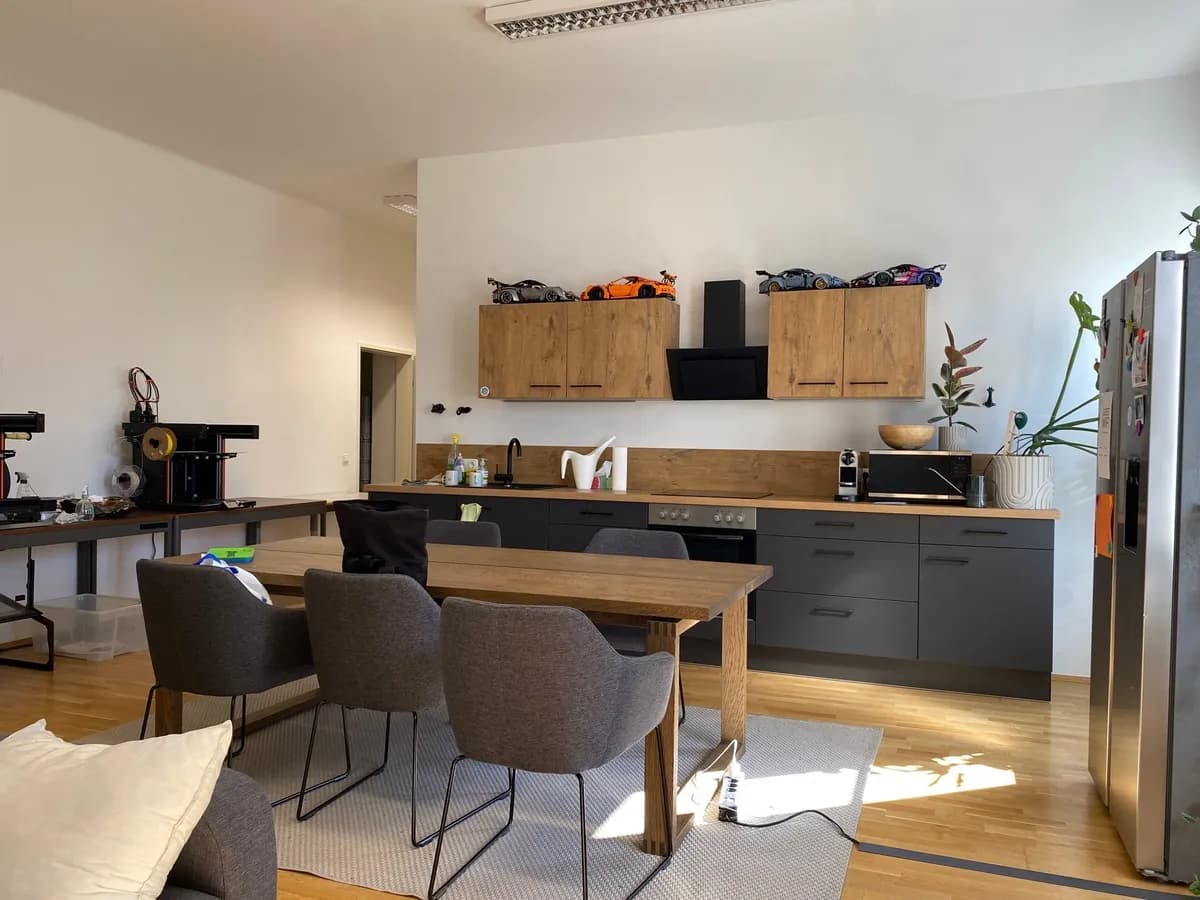 2-Zimmer-Wohnung mieten in Linz – 79,51 m², € 1.099