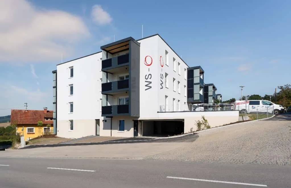 3-Zimmer-Wohnung mieten in Vöcklabruck – 82 m², € 820 – Bild 2 von 3