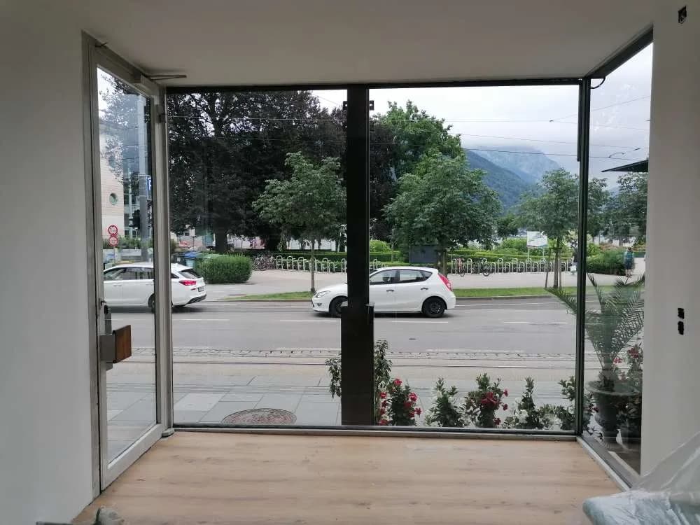 1-Zimmer-Gewerbeimmobilie mieten in Gmunden – 90 m², € 1.320